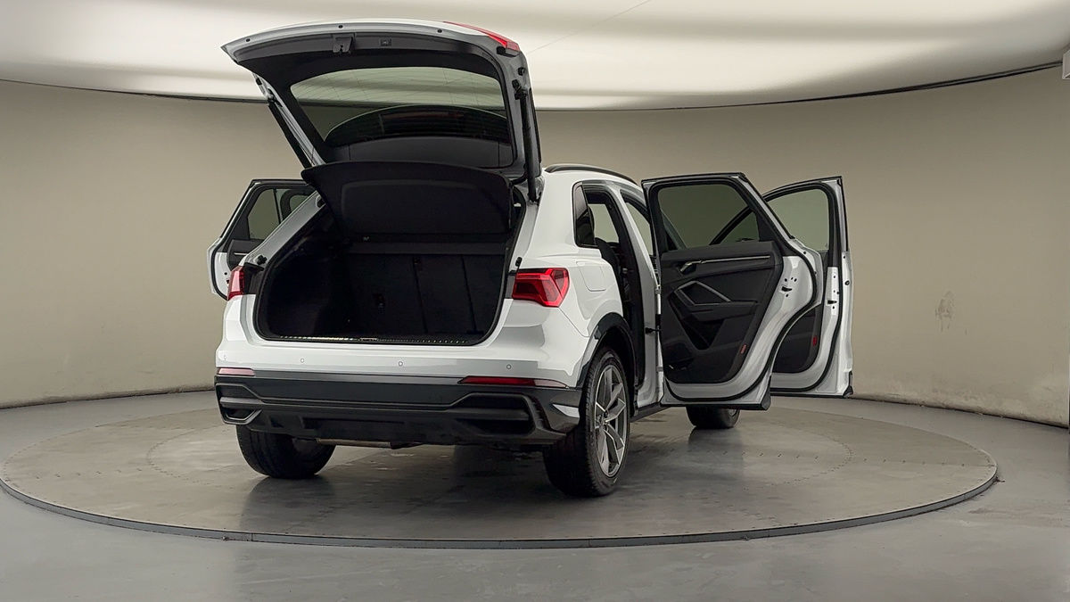 More views of Audi Q3