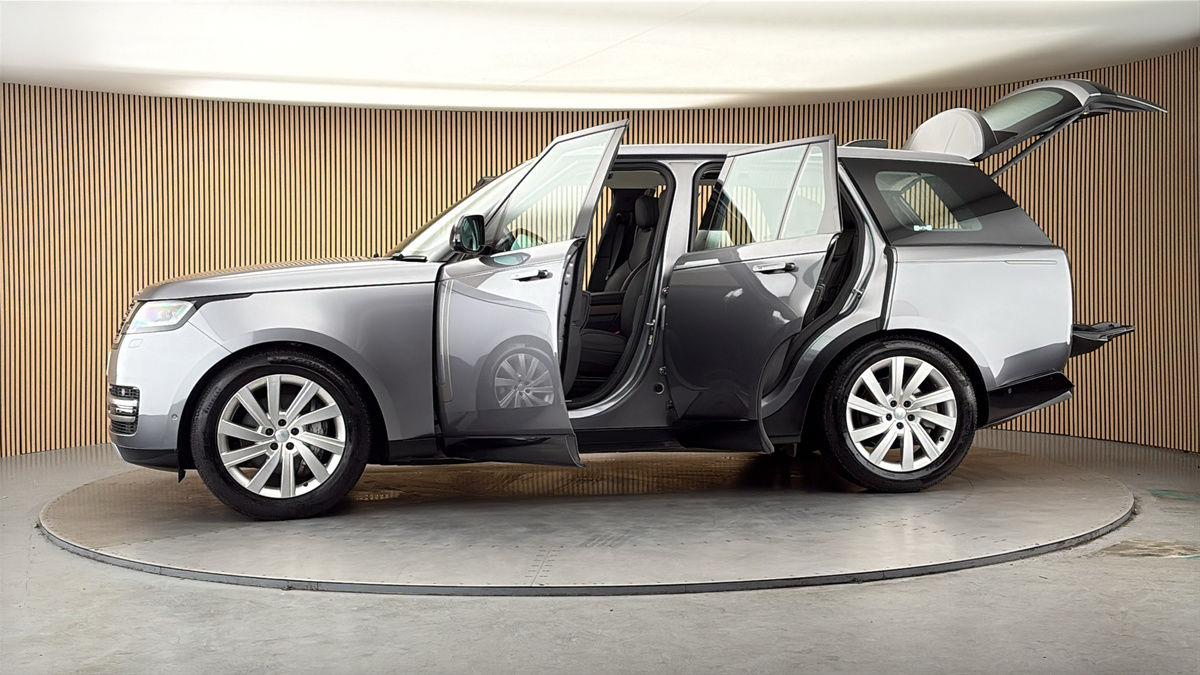 More views of Land Rover Range Rover
