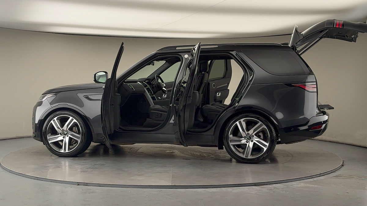 More views of Land Rover Discovery