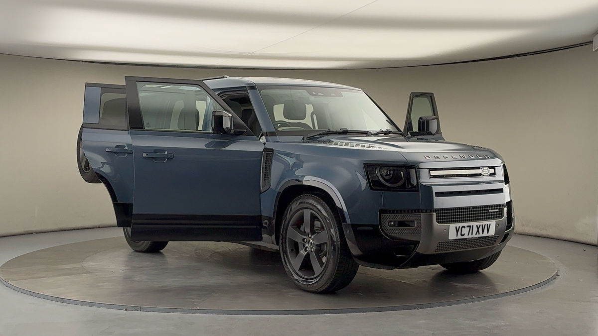 More views of Land Rover Defender 110