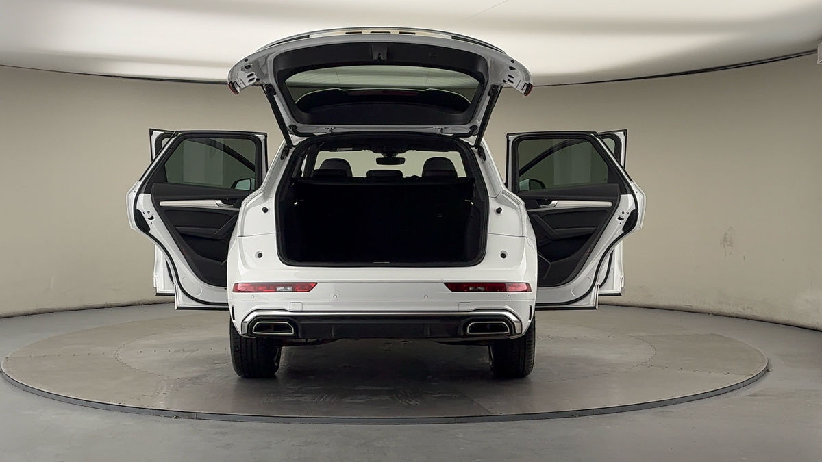 More views of Audi Q5