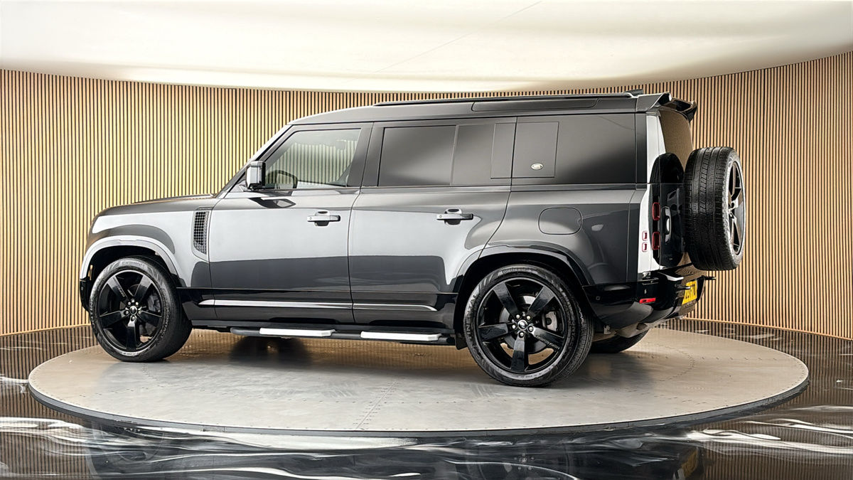 More views of Land Rover Defender 110