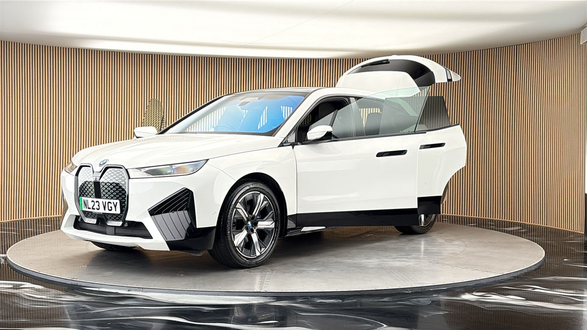 More views of BMW iX