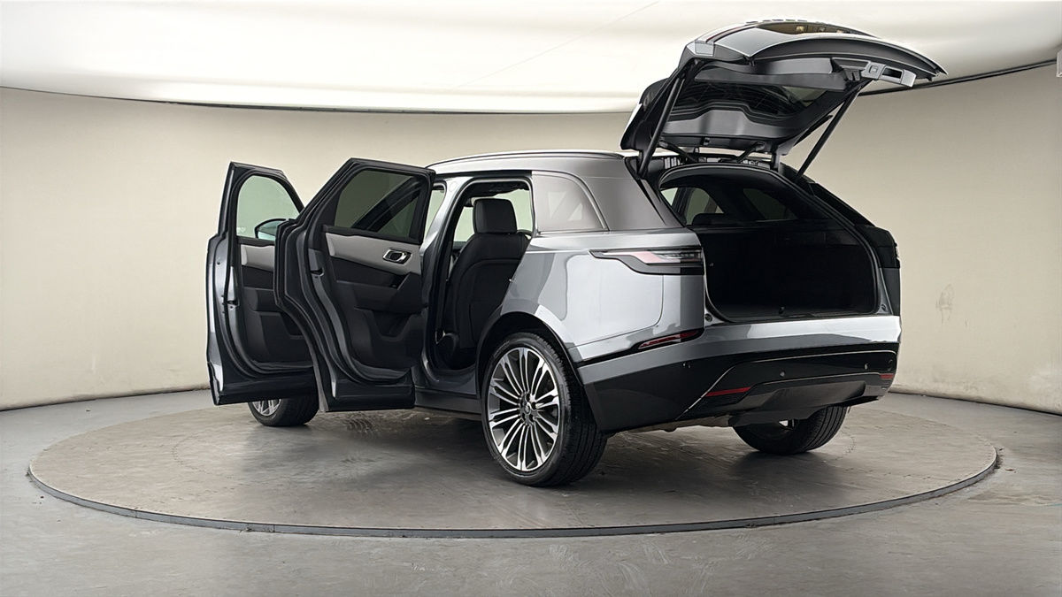 Land Rover Range Rover Velar Image 23