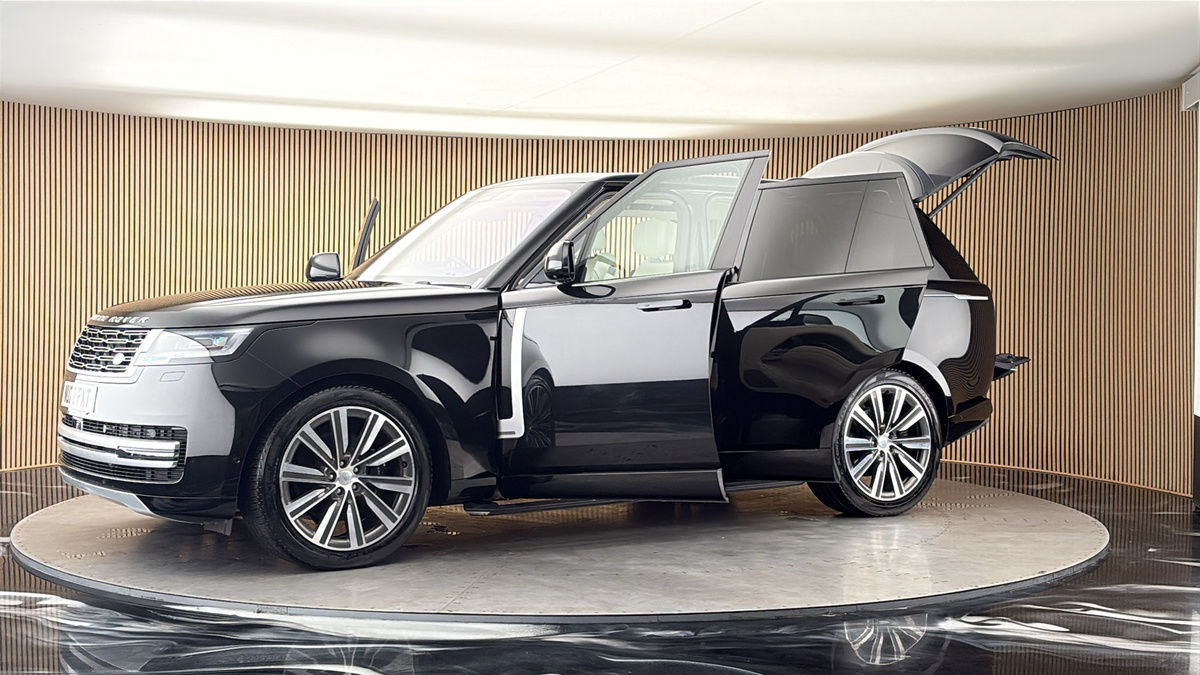 More views of Land Rover Range Rover