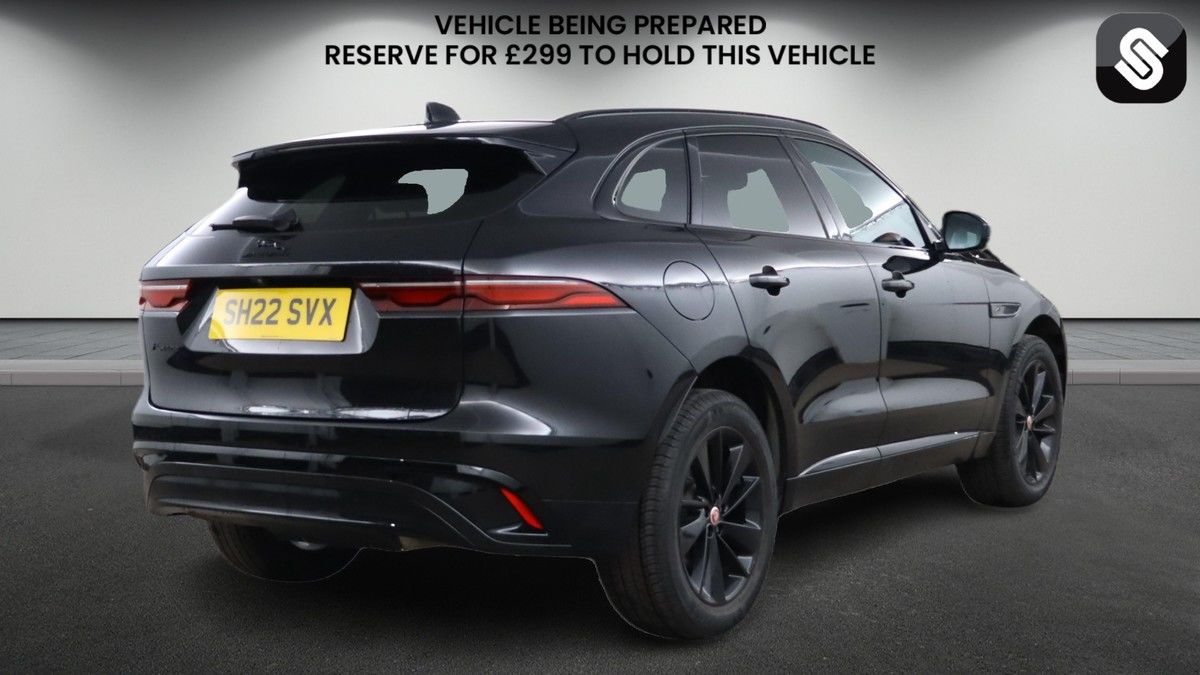Jaguar F-PACE Image 4