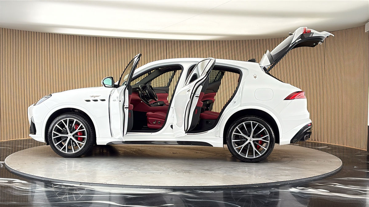 More views of Maserati Grecale