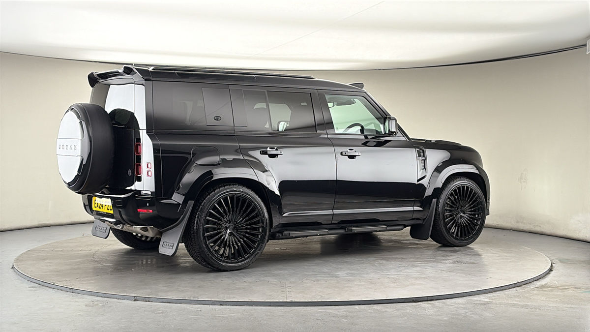 More views of Land Rover Defender 110