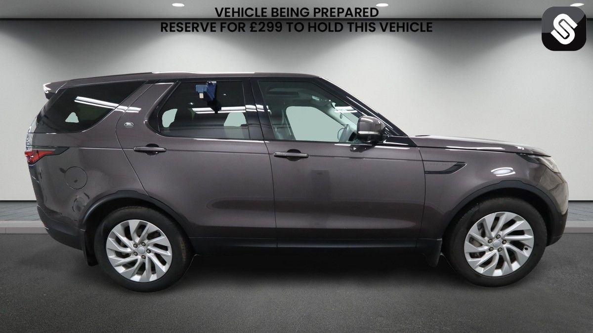 Land Rover Discovery Image 5