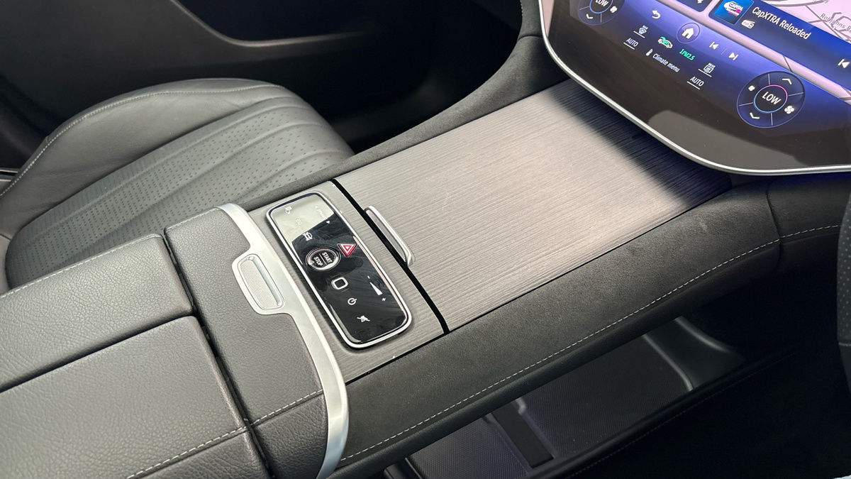 Mercedes-Benz EQE Image 19