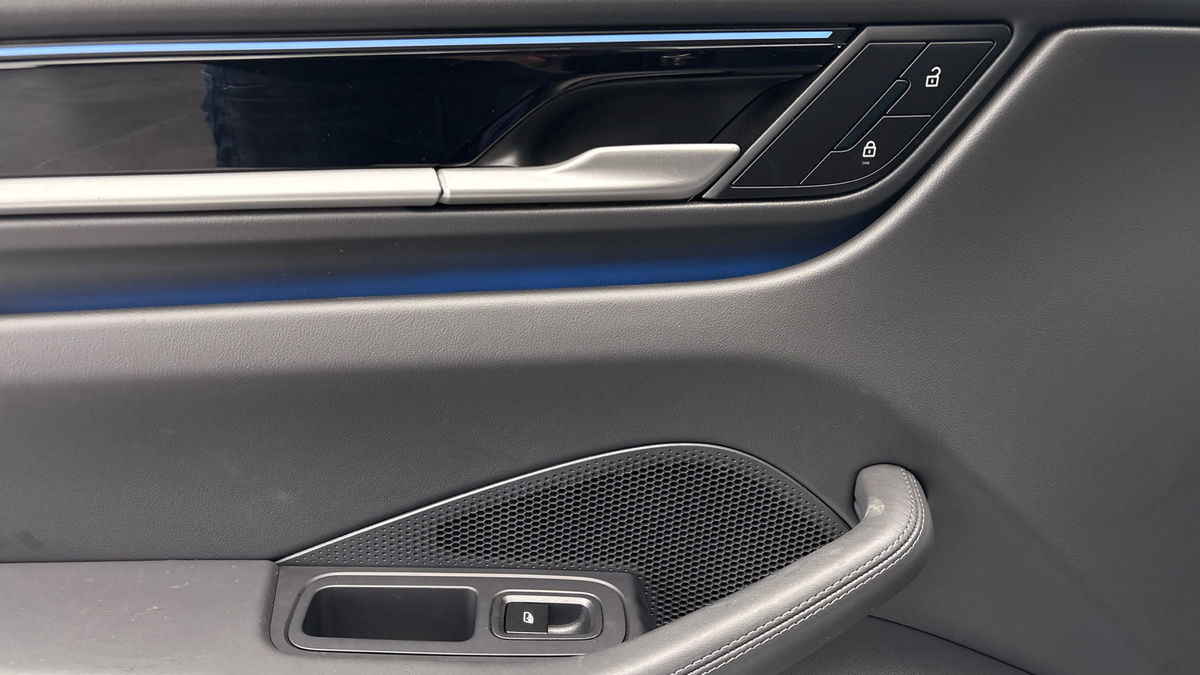 Porsche Macan Image 19