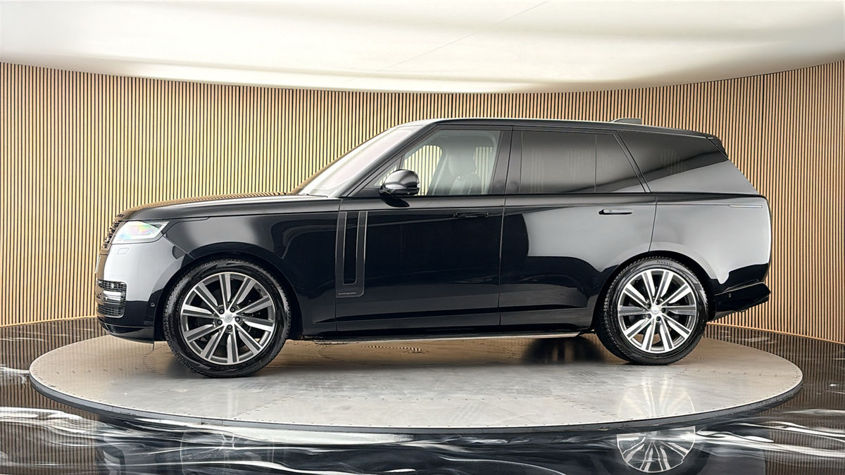 More views of Land Rover Range Rover