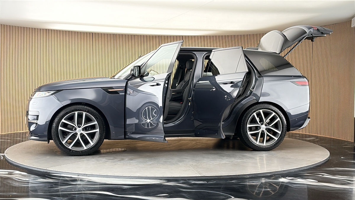 More views of Land Rover Range Rover Sport