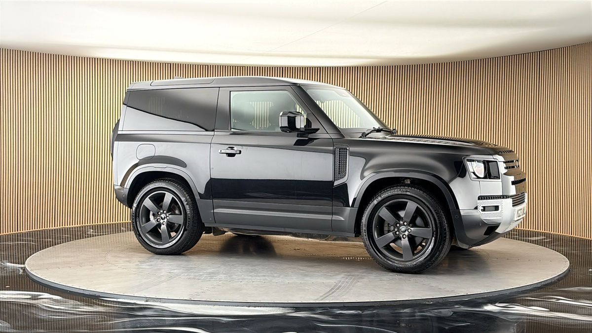 More views of Land Rover Defender 90