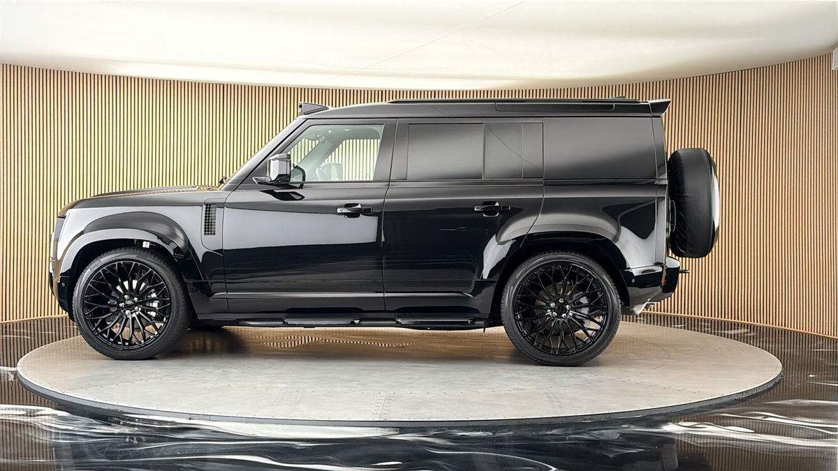 More views of Land Rover Defender 110