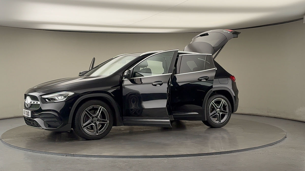 More views of Mercedes-Benz GLA