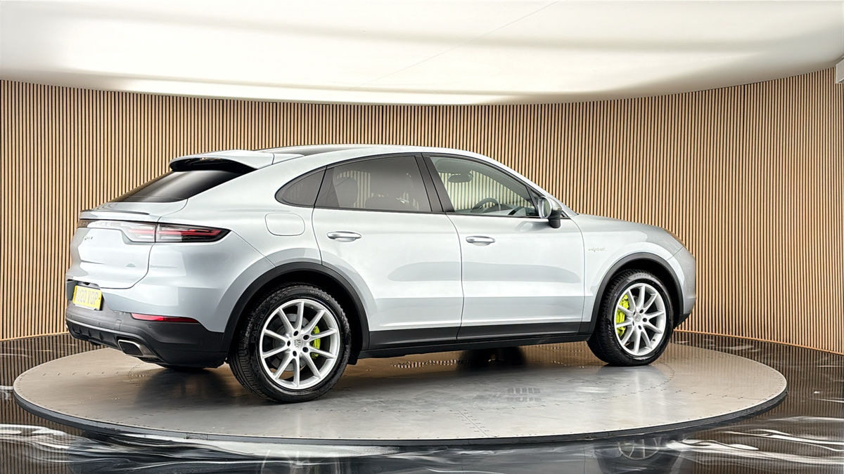 More views of Porsche Cayenne