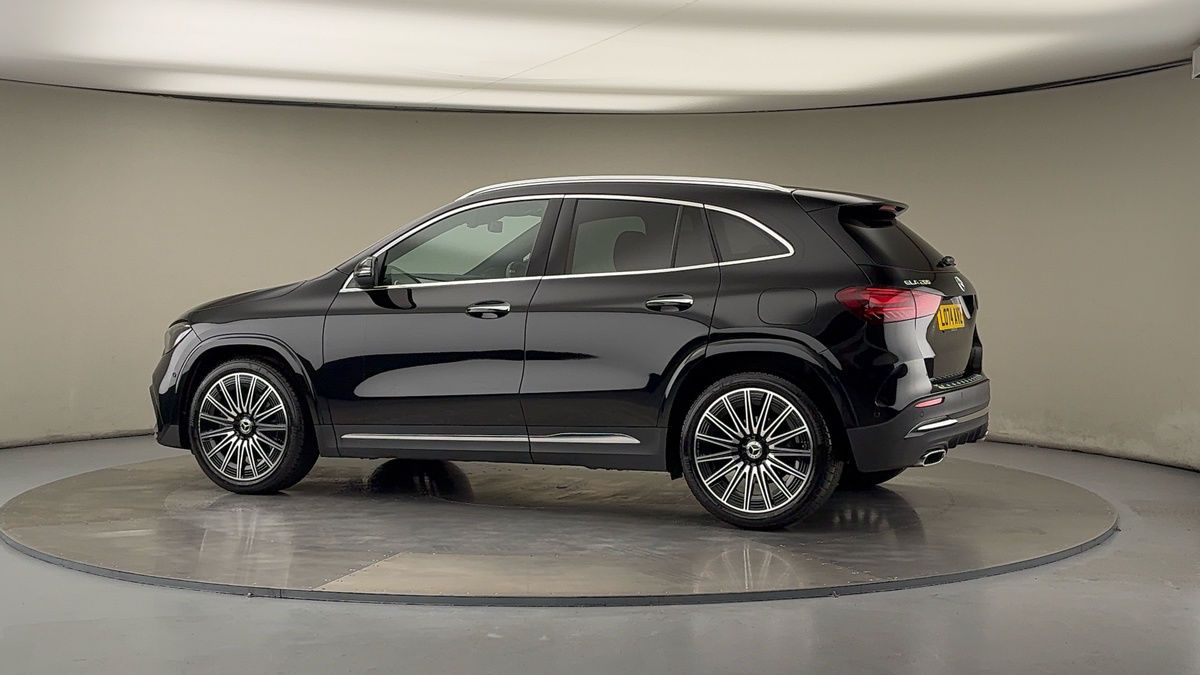 More views of Mercedes-Benz GLA