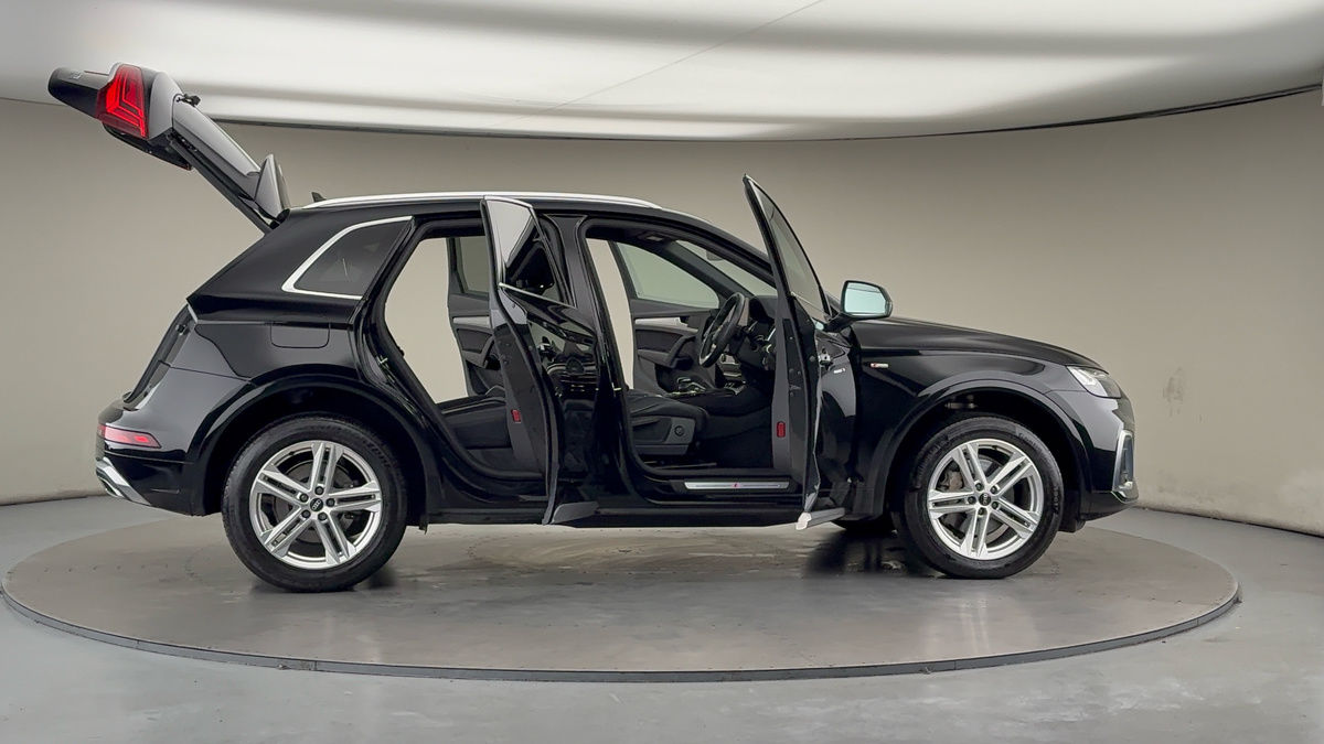 More views of Audi Q5