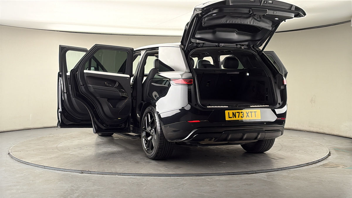 More views of Land Rover Range Rover Sport