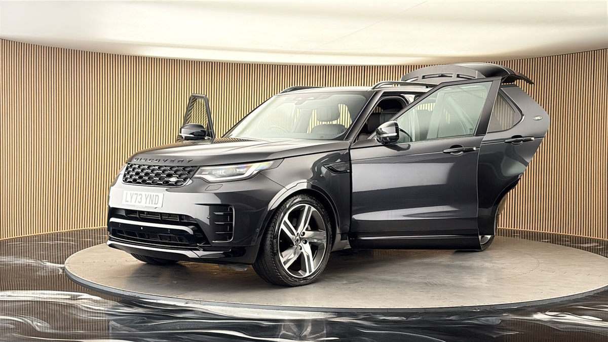 More views of Land Rover Discovery