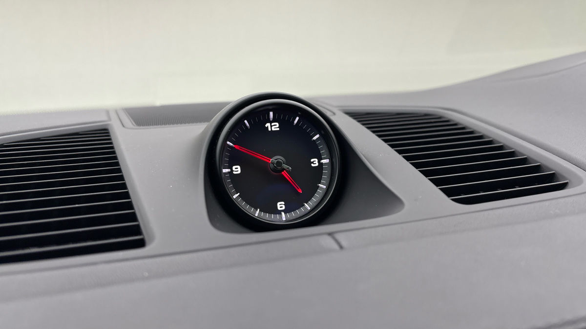 Porsche Cayenne Image 25