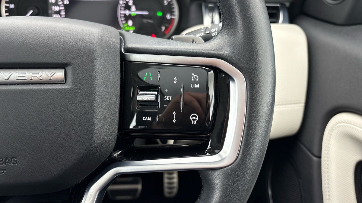 Land Rover Discovery Sport Image 14