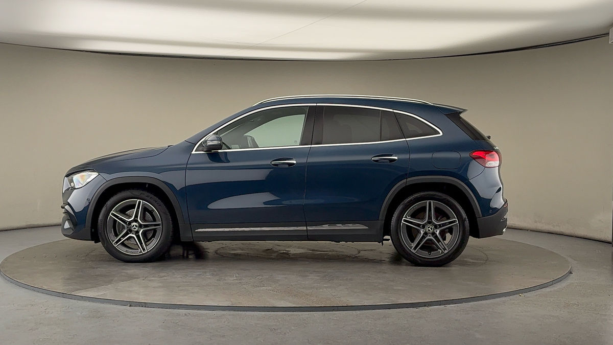 More views of Mercedes-Benz GLA