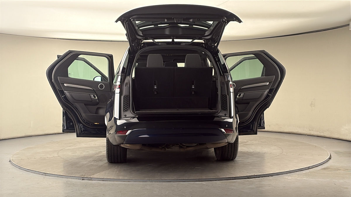 More views of Land Rover Discovery