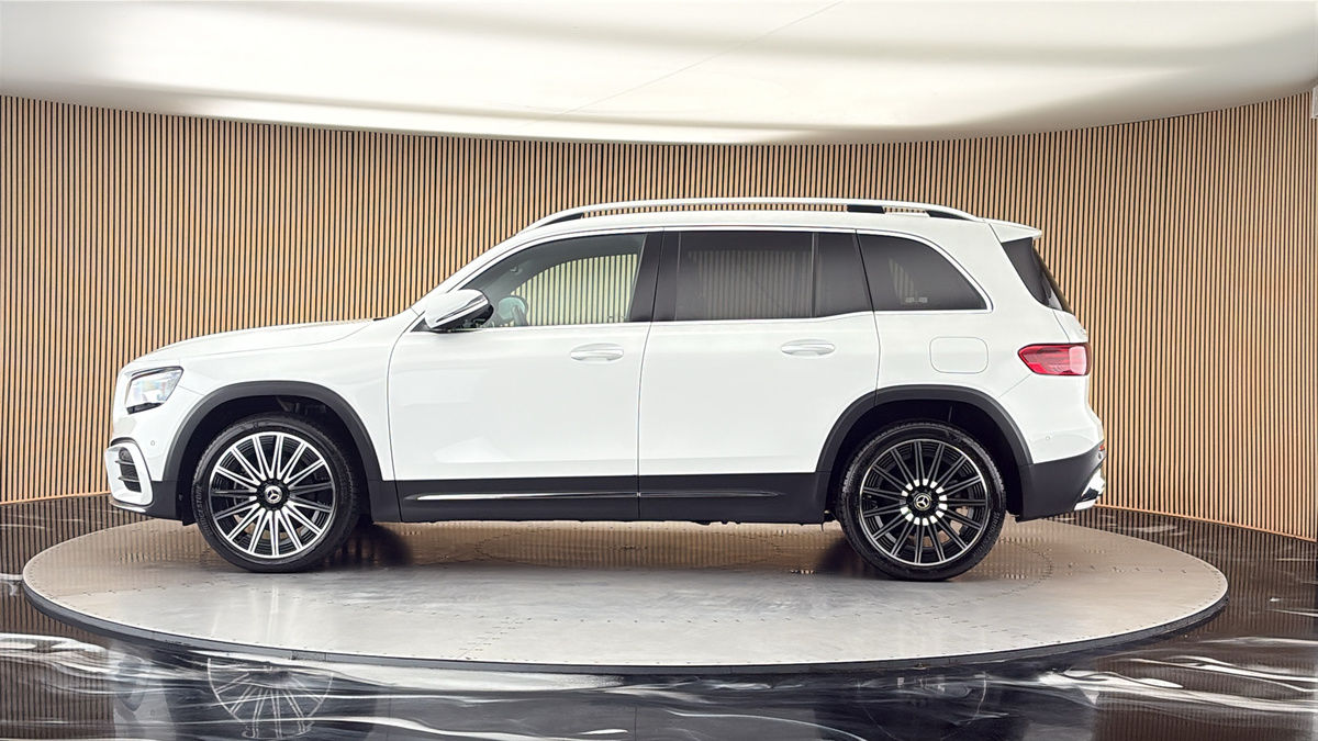 Mercedes-Benz GLB Image 15