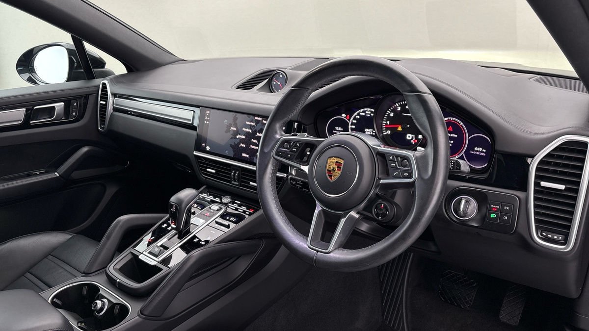Porsche Cayenne Image 5