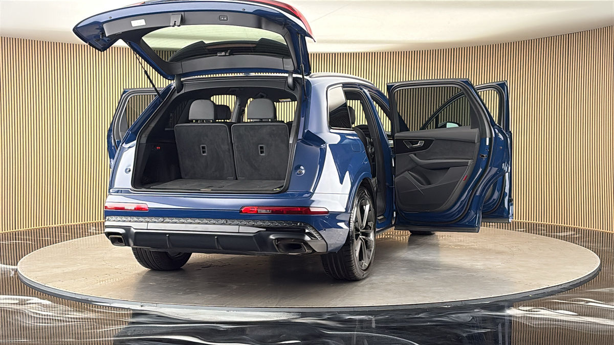 More views of Audi Q7