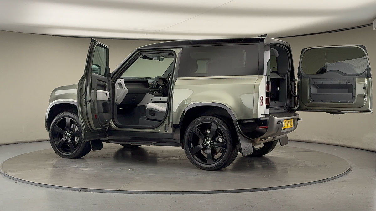 More views of Land Rover Defender 90