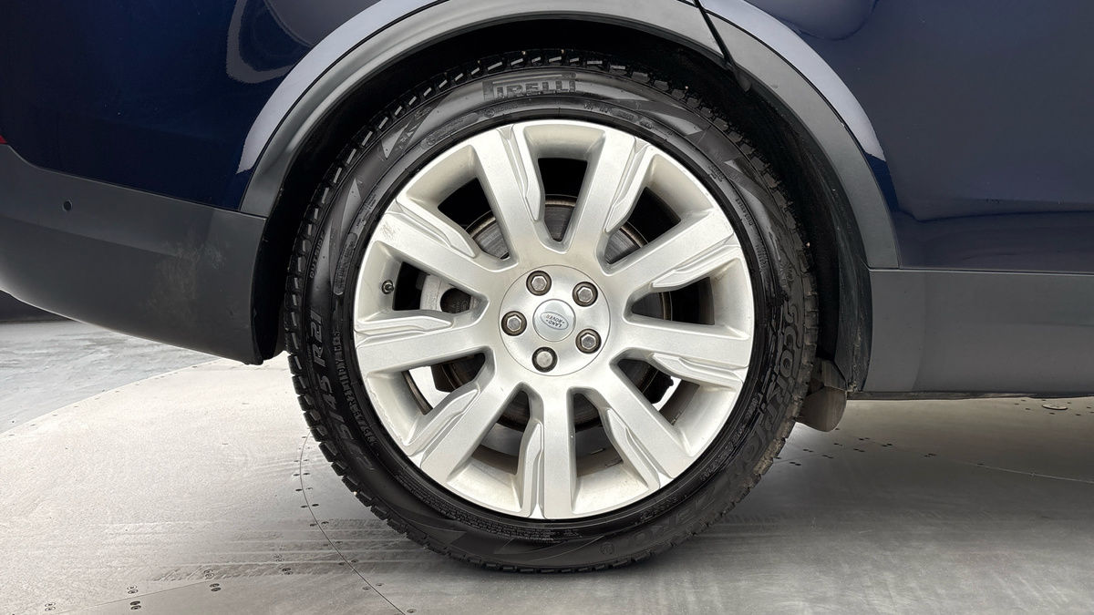 Land Rover Discovery Image 10