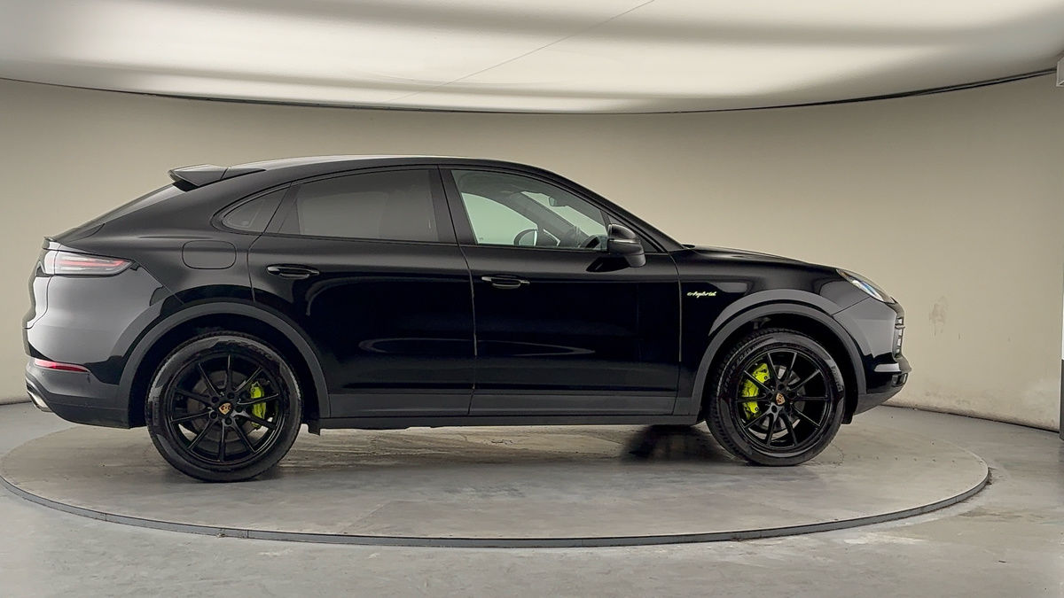 More views of Porsche Cayenne