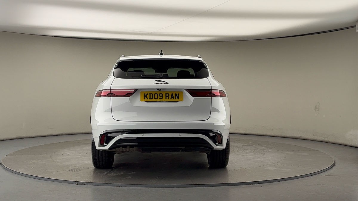 Jaguar F-PACE Image 4