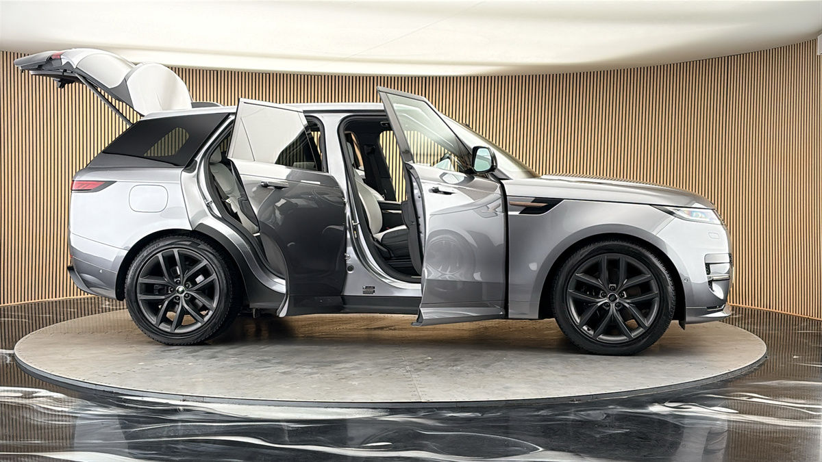 More views of Land Rover Range Rover Sport