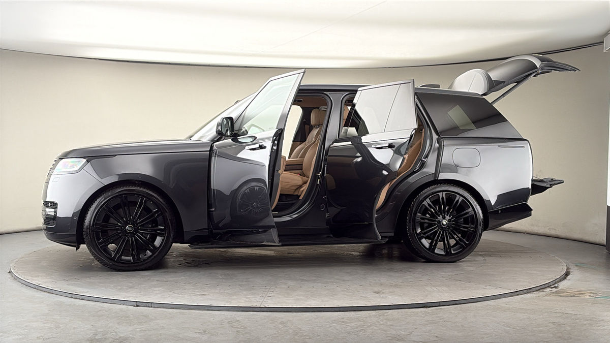 More views of Land Rover Range Rover