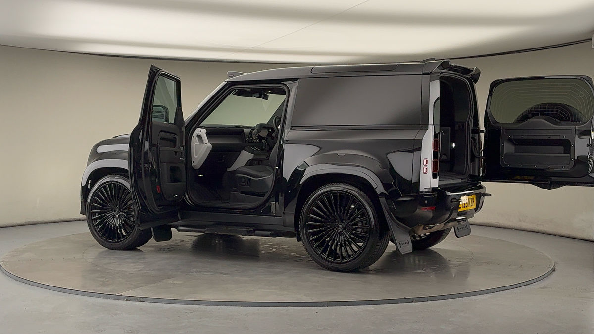 More views of Land Rover Defender 90