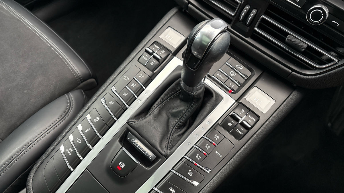 Porsche Macan Image 26