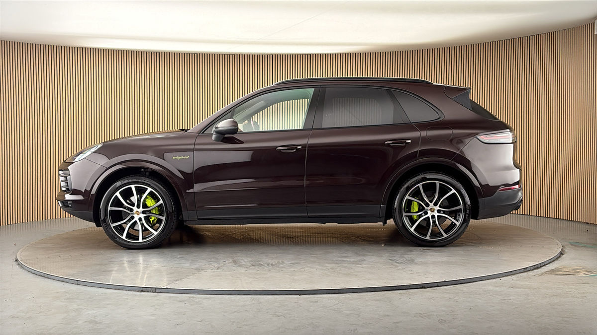 Porsche Cayenne Image 15