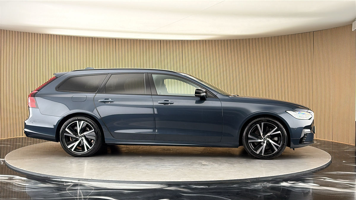 More views of Volvo V90