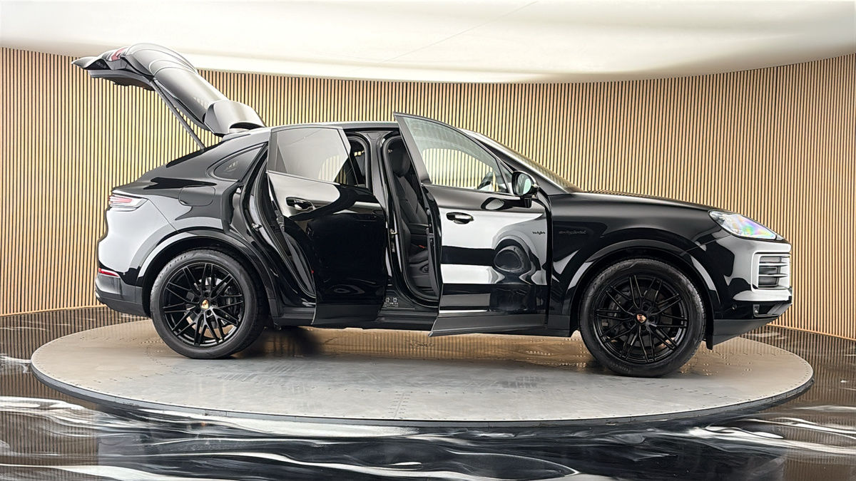 More views of Porsche Cayenne