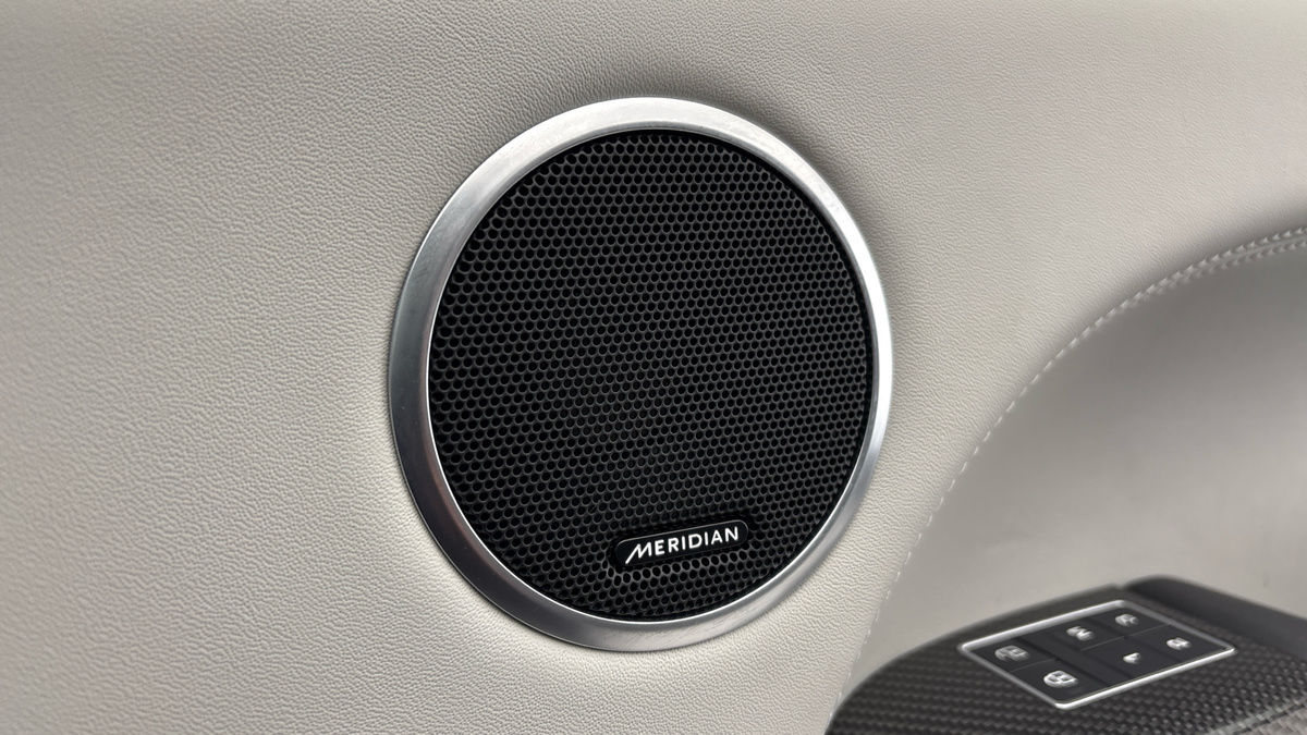 Land Rover Range Rover Sport Image 25