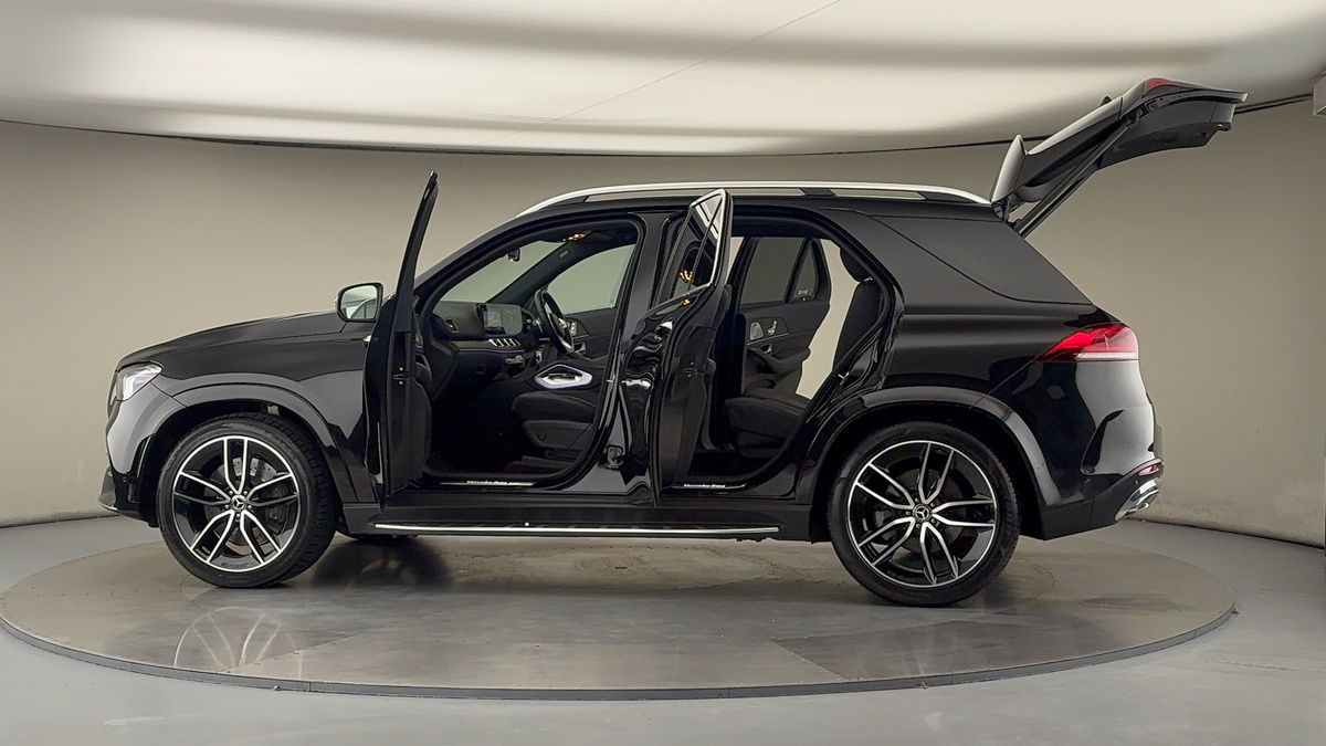 More views of Mercedes-Benz GLE