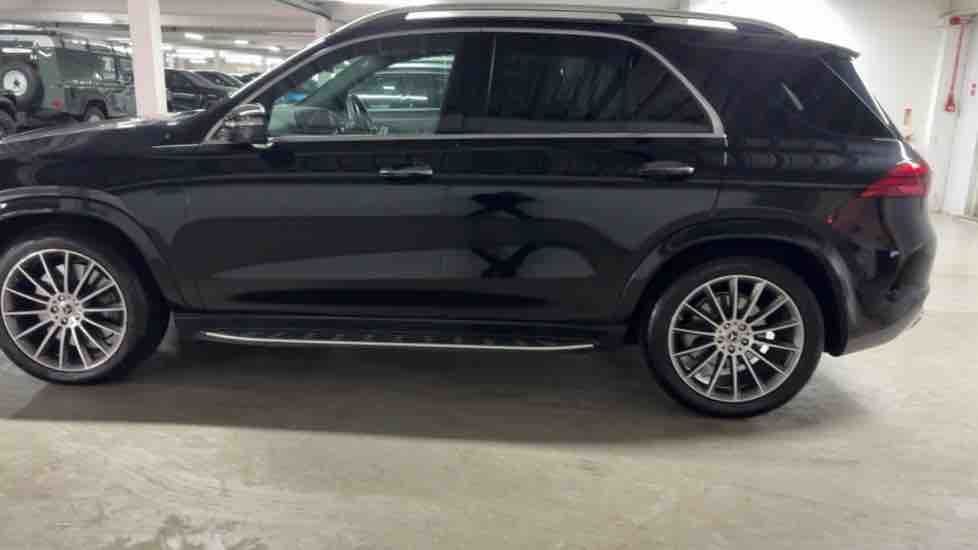 More views of Mercedes-Benz GLE