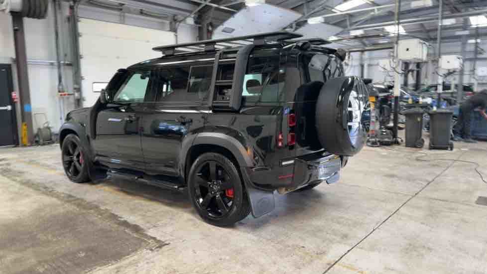 More views of Land Rover Defender 110
