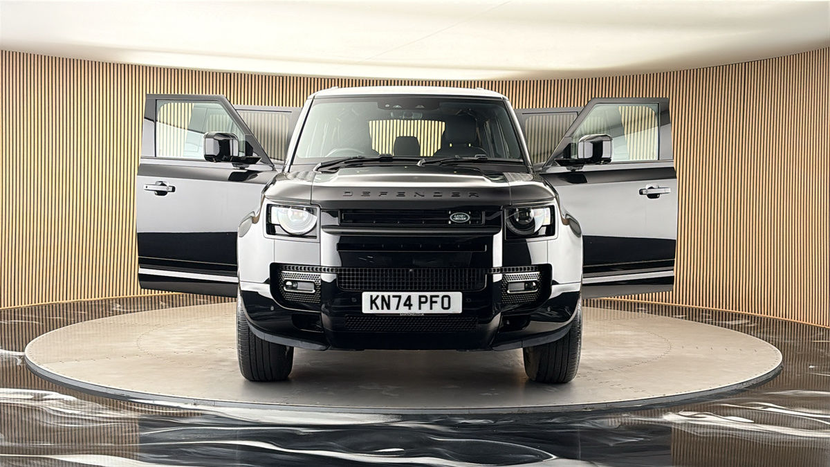 More views of Land Rover Defender 110