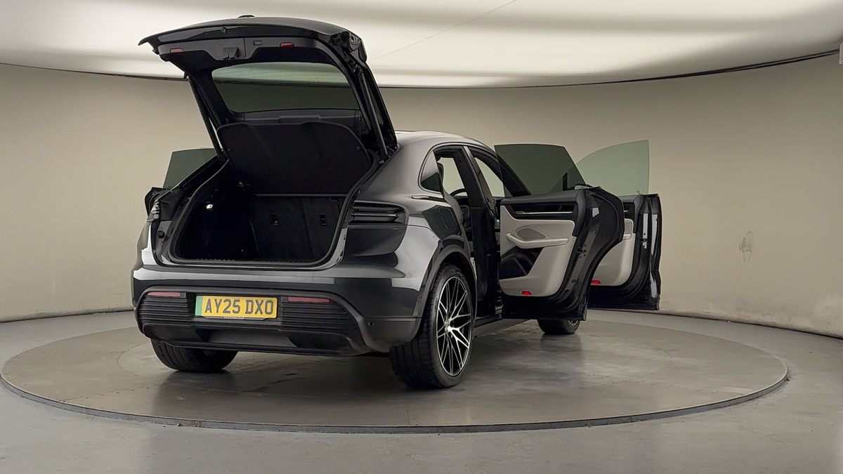 More views of Porsche Macan