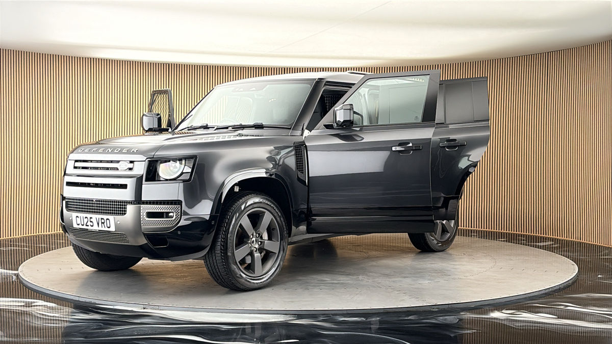 More views of Land Rover Defender 110